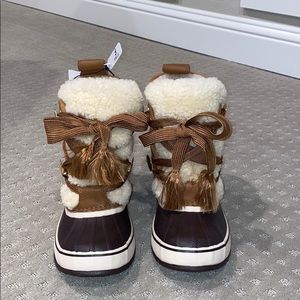NEVER WORN sores x Chloe brown winter boots!